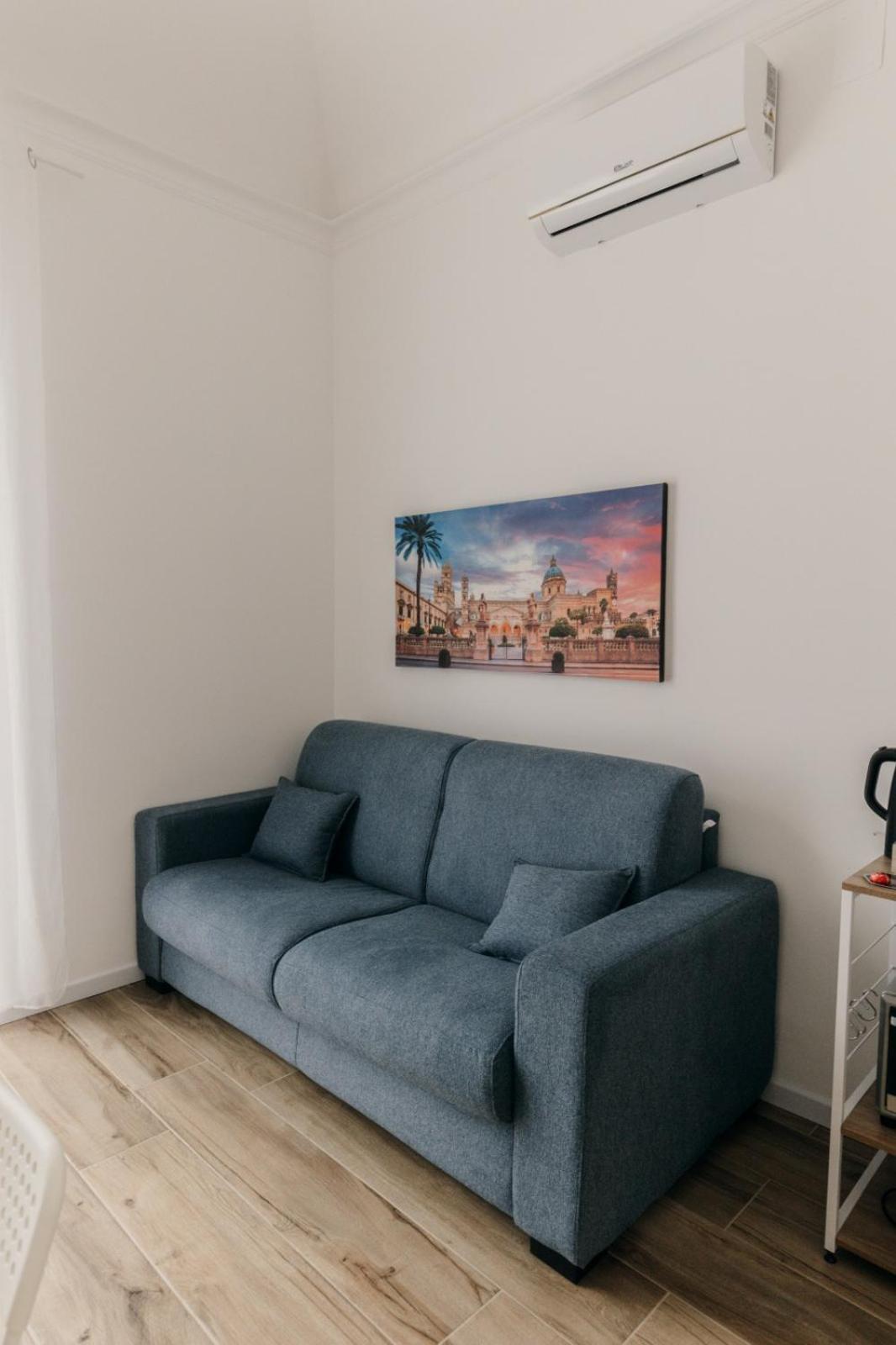 Sofia'S Central Apartment Палермо Екстер'єр фото